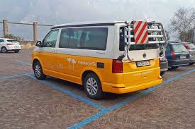 Von der einfachen waschanlage bis hin zum erlebniswaschpark » jetzt mehr erfahren! Roadsurfer Bulli Mietportal Im Test Mit Dem Vw T6 Nach Italien Promobil