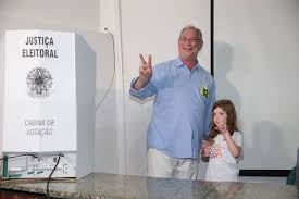 Check spelling or type a new query. Ciro Gomes Votou Na Companhia Da Mulher E Neta Em Fortaleza Folha Pe