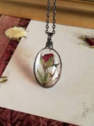 Pin By Yolanda Nilsen On Jewelry In 2021 Terrarium Necklace Diy Jewelry To Sell Romantic Jewellery