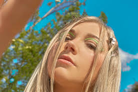 Jess Meyer's Instagram, Twitter & Facebook