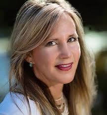 Amazon.com: Kissy Me Away: A Novel: 9781737174059: Bill, Jan Wilder: 圖書