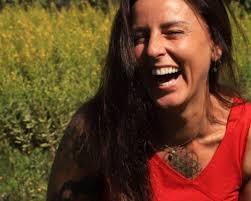 El silencio de Irene: Marcado a fuego por el nombre de una mujer » Fanky