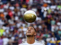 Transferts, salaire, palmares, statistiques en club et en sélection nationale. Real Madrid Eden Hazard Vorgestellt Fans Mit Seltsamer Reaktion Fussball