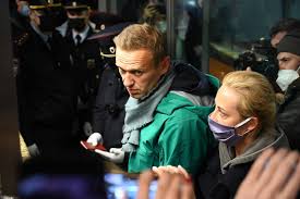 The widow of alexander litvinenko has told bbc world. Russische Oppositieleider Aleksej Navalny Meteen Opgepakt Na Het Belang Van Limburg Mobile