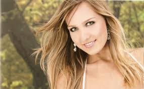 Laura Pardo's Instagram, Twitter & Facebook