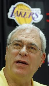Phil Jackson to coach Lakers at least one more season