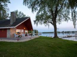 Maybe you would like to learn more about one of these? 16 Lakefront Airbnbs To Rent For A Getaway From Chicago