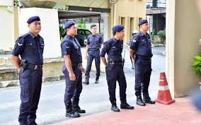 Ketua polis negara, tan sri abdul hamid bador berkata, setakat ini pihaknya sudah menerima tiga laporan membabitkan laporan dibuat usahawan berusia 32 tahun itu, laporan. Pegawai Anggota Polis Didakwa Peras Ugut Rm5 000 Free Malaysia Today Fmt