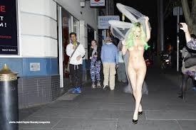 Street walker Porn Pic - EPORNER