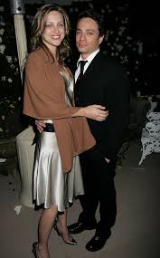 Chris kattan began dating the model in after meeting her at a birthday party. The Middle Cast And Their Real Life Spouses Meet Them All