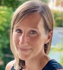 Lindsay Young's Instagram, Twitter & Facebook