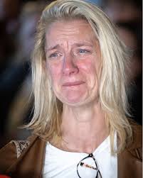 Affaire Lola, le soulagement de la famille après le verdict 💔 La décision  qui vient d'être rendue marque l'histoire de la justice. Dahbia Benkired a  été condamnée à la réclusion criminelle à