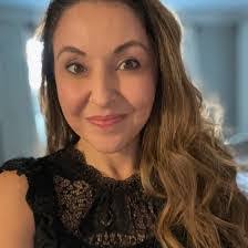 Amanda Yurt's Instagram, Twitter & Facebook