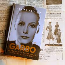 ZAPOMNIANA BIBLIOTEKA ........: listopada 2022