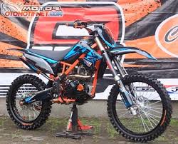 Koleksi modifikasi motor trail modifikasi motor terbaru via pinterest.com. Tru66qdyltcbem