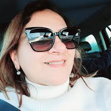 مدرب كرة لم يحقق النتيجة المرجوة في مباراة، تقوم قيامة للمطالبة بإقالته  بداعي الفشل. ومسؤولون خالدون يراكمون الفشل تلو الفشل في إدارة شؤون البلد  السياسية والاقتصادية والاجتماعية دون حسيب!!!