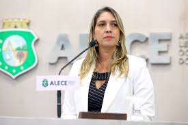 ALECE - Larissa Gaspar aponta principais bandeiras do seu mandato