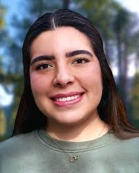 Beatriz Flores's Instagram, Twitter & Facebook