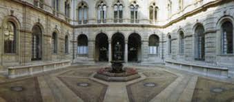 In 2020 the bank served approximately 14.6 million customers. Palazzo Ca De Sass Oggi Sede Di Banca Intesa San Paolo