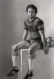 He was greatly influenced by renaissance and baroque artists, as well as surrealist painters such as salvador dalí. Claudio Bravo Google Arts Culture