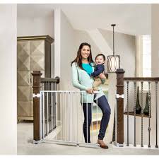 Diy baby gate {or my husband calls it a baby cage} when our little miss started to crawl, we did what many parent do and started looking on amazon for baby gates. Regalo Top Of Stairs Baby Gate 26 42 For Banisters Or Walls Walmart Com Walmart Com