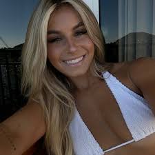 Jazmine Hunter (@jazminehunter_)