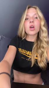 Delilah Avery's Instagram, Twitter & Facebook