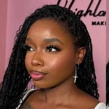 Ferrari offers an exclusive personalization program where the fender  shield, known as the Scudetto Aerografato, is hand-painted directly onto  the car by craftsmen in Italy 🔥 It replaces the standard plastic badge