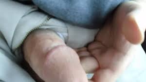 Le vieux se branle et jouit en conduisant