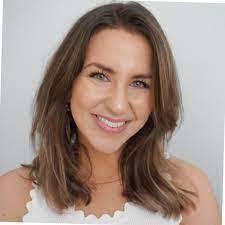 Carole Coburn's Instagram, Twitter & Facebook