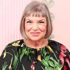 Mindy Cohn Biography: Age, Net Worth & Career Highlights