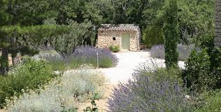 Jardin Provencal Prive Gordes 84 Architecte Paysagiste Thomas Gentilini Creation Et Amenagement Jardin Jardin Provencal Amenagement Jardin Paysagiste