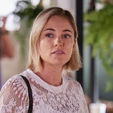 Tamara Kyle's Instagram, Twitter & Facebook