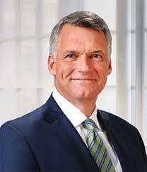 Effie Odonnell's Instagram, Twitter & Facebook