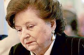 The fritters known as alcapurrias are the ultimate street food in puerto rico. A Los 99 Anos Fallece Lucia Hiriart Viuda De Pinochet La Tercera