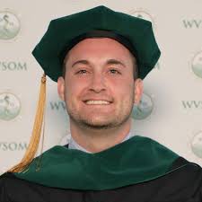 WVSOM fall magazine 2021 Keeping Bright Minds Burning: Shining a Light