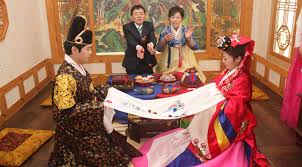 While attending classes in a university campus setting, international students can become friends with korean students and experience the local culture. Korean Language Course Learn Korean In Kl Korean Classes