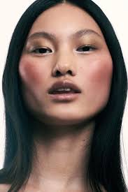 All that glitters: 5 glimmering beauty looks to recreate this holiday  season