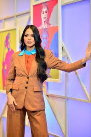 Walaupun masih hijau dalam dunia pengacaraan, anak jati terengganu ini turut melebarkan sayapnya dalam bidang peragaan sebagai model sambilan dan lakonan. Bukan Semua Perkara Sesuai Dijadikan Content Youtube Ain Edruce