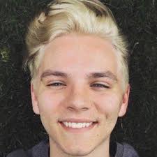 Jed Lee's Instagram, Twitter & Facebook