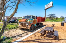 Town car service, suv service and limo service in dallas doesn't get any better. Driving From Dallas To Austin Where To Stop Tips