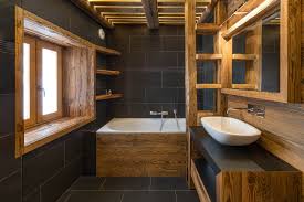 La Maison Ancienne Atelier Monts Et Merveilles Idee Salle De Bain Deco Salle De Bain Douche Chalet