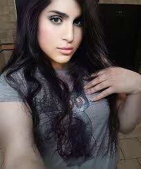 Heyy guys my names Dalen! I'm not normally or social media much but I saw  this anime group and thought why not. I've been watching anime my whole  life and love to