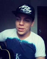 Fala moçadaaaa 😲 hoje deixo com vcs o cover desse hit topzeraaaaa demais  #AmorFalso !!! Espero que curtam e me dêem aquela moral 😍, ., ., .,  #AmorFalso #CoverJonathan #MelhorModa #Compartilhem ...