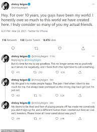 Chrissy teigen has almost completely purged her twitter page after conspiracy theorists linked her to the recently deceased and disgraced financier chirry teigen delete tweets reveal sick obsession with kids and toddlers. Courtney Stodden Claims Chrissy Teigen Told Her To Kill Myself Aktuelle Boulevard Nachrichten Und Fotogalerien Zu Stars Sternchen