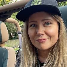 Fanny Donaldson's Instagram, Twitter & Facebook