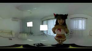 360度3DのVRで三上悠亜がBerryz工房踊ってみました! #360Video - YouTube