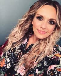 The only time I post a true selfie is when Lydia Sellers does all the glam  ✨🤠💄💋