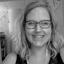 Lori Pyle's Instagram, Twitter & Facebook