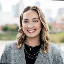 Lynda Hayes's Instagram, Twitter & Facebook